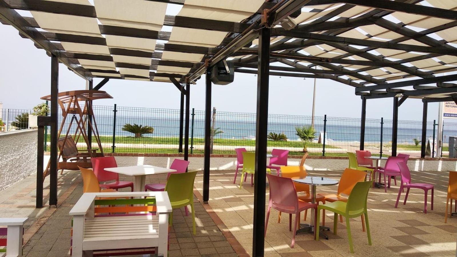 Aquamarine Residence Davoli Bagian luar foto